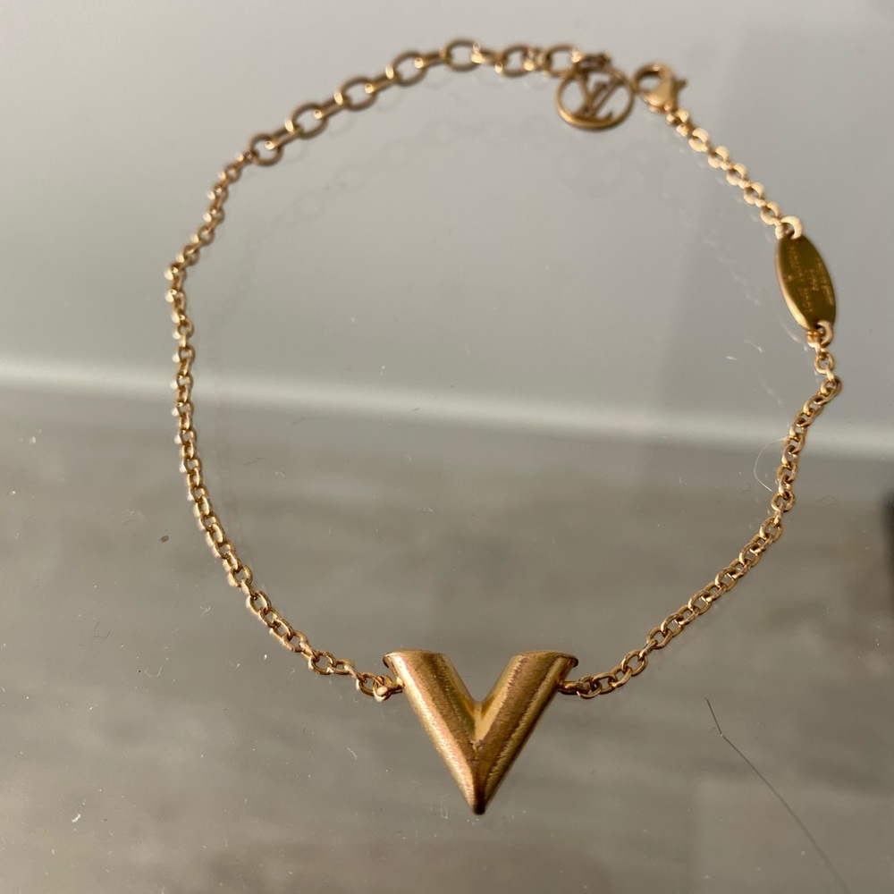 Louis Vuitton Essential V Bracelet AUTHENTIC